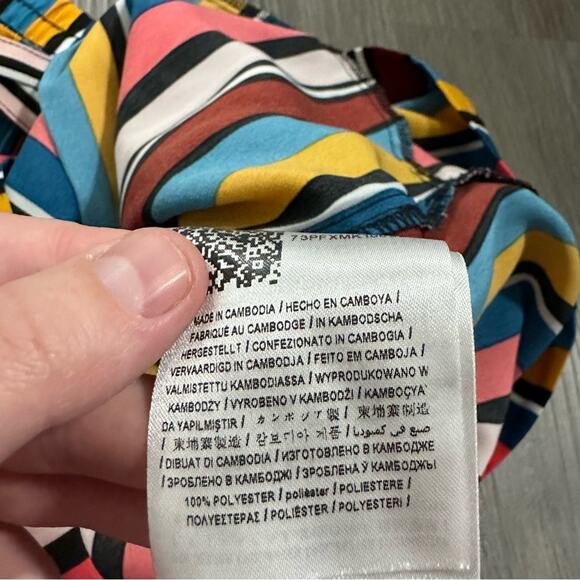 Guess Bright Multicolor Striped High Rise Tie Waist Shorts‎ Size XL - Picture 7 of 10